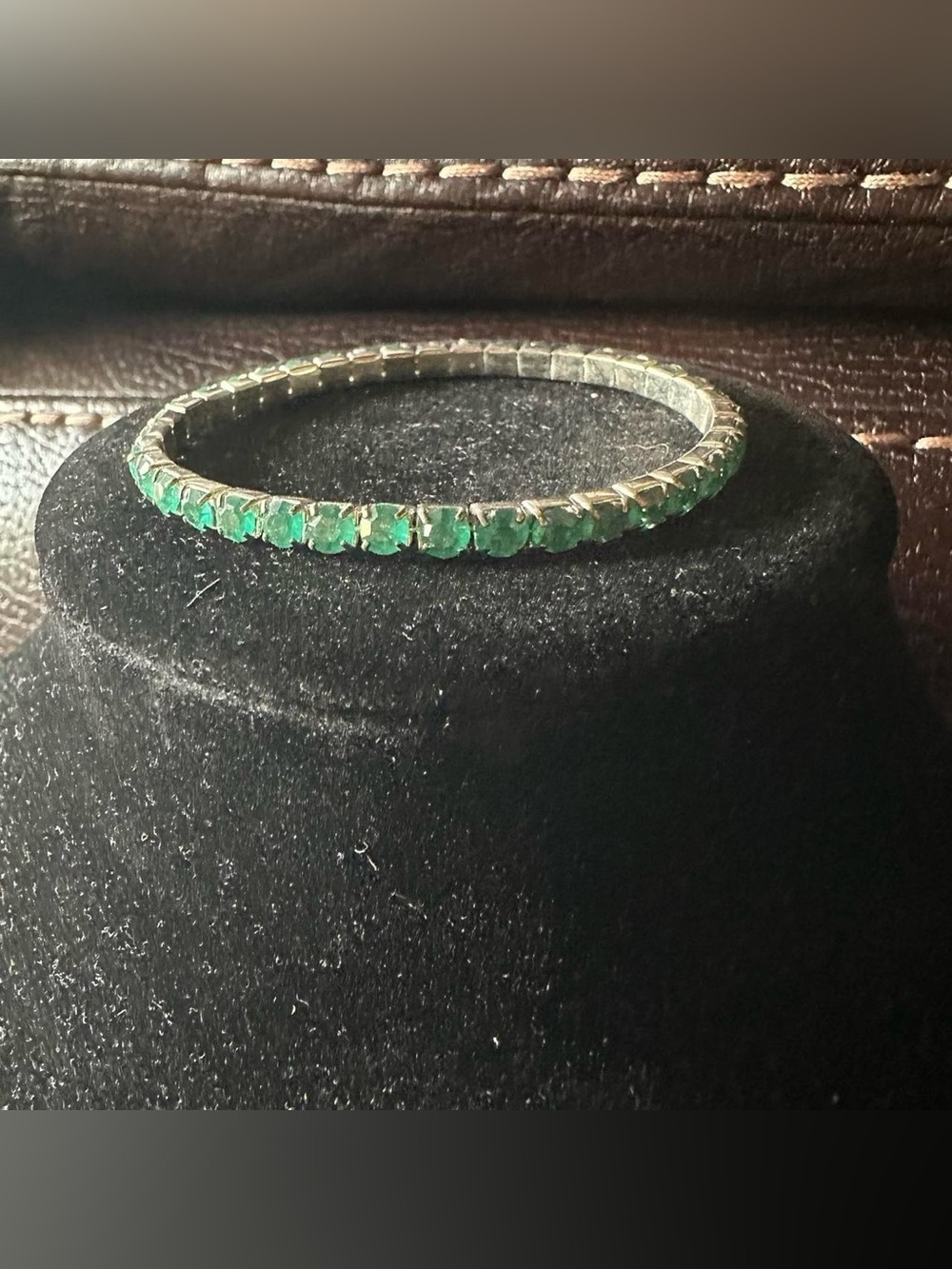 Vintage green stretchy rhinestone bracelet.